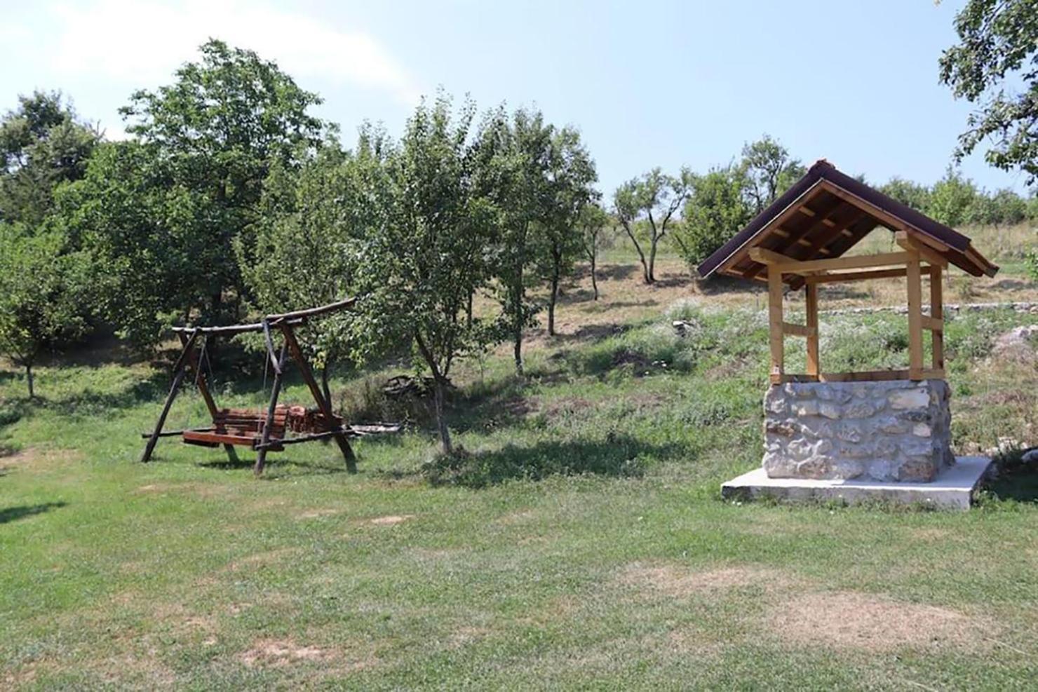 Salas U Bregu In Cheile Carasului Crasova Экстерьер фото
